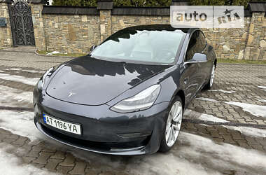 Седан Tesla Model 3 2019 в 