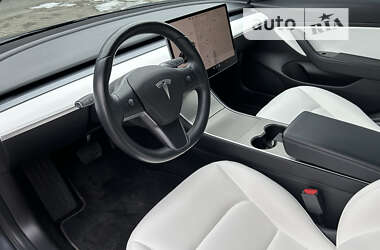 Седан Tesla Model 3 2019 в 