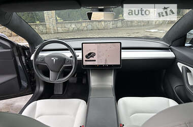 Седан Tesla Model 3 2019 в 
