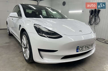 Седан Tesla Model 3 2020 в Чернівцях