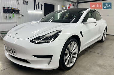Седан Tesla Model 3 2020 в Черновцах