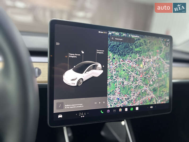 Седан Tesla Model 3 2020 в Чернівцях