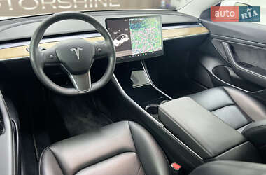 Седан Tesla Model 3 2020 в Черновцах