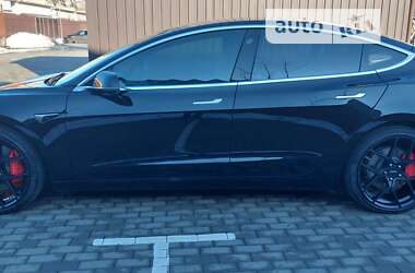 Седан Tesla Model 3 2018 в Черкассах