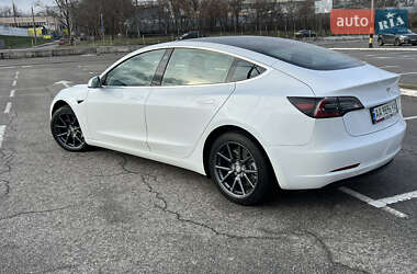 Седан Tesla Model 3 2019 в 