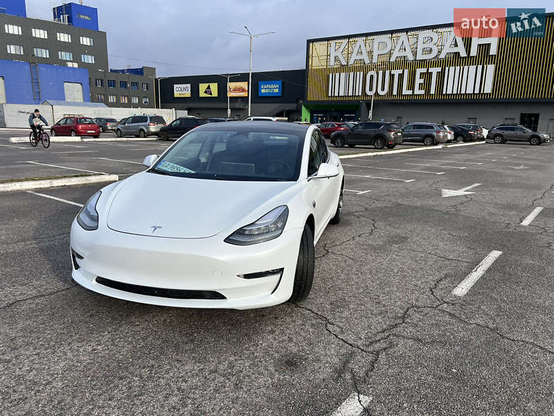 Седан Tesla Model 3 2019 в Києві