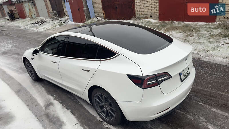Седан Tesla Model 3 2019 в Славянске