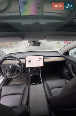 Седан Tesla Model 3 2019 в 