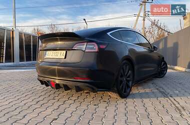 Седан Tesla Model 3 2020 в 