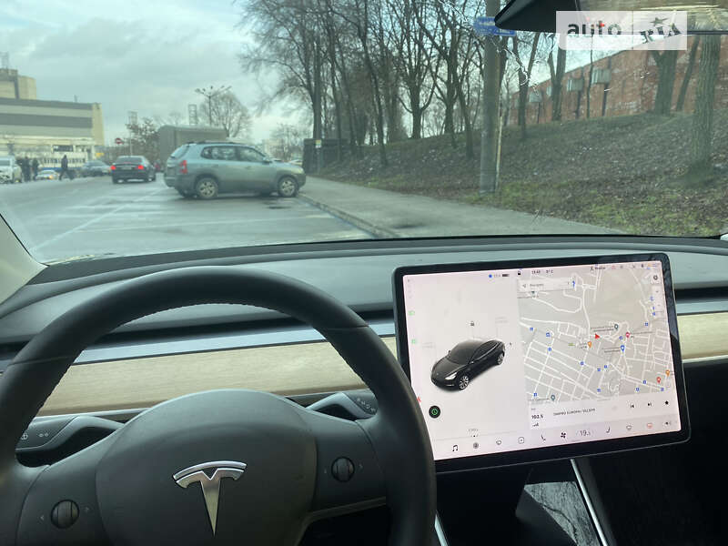 Седан Tesla Model 3 2020 в Днепре