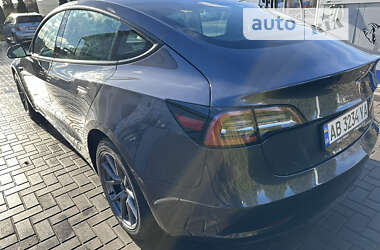 Седан Tesla Model 3 2022 в Виннице