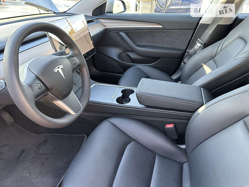 Седан Tesla Model 3 2022 в Вінниці