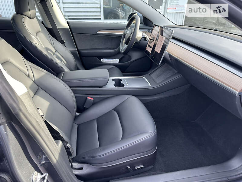 Седан Tesla Model 3 2022 в Вінниці