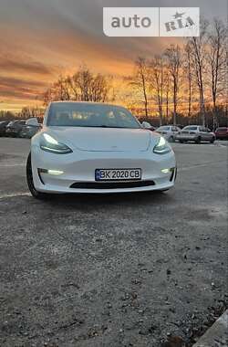 Седан Tesla Model 3 2019 в Кривому Розі