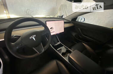 Седан Tesla Model 3 2019 в Львове