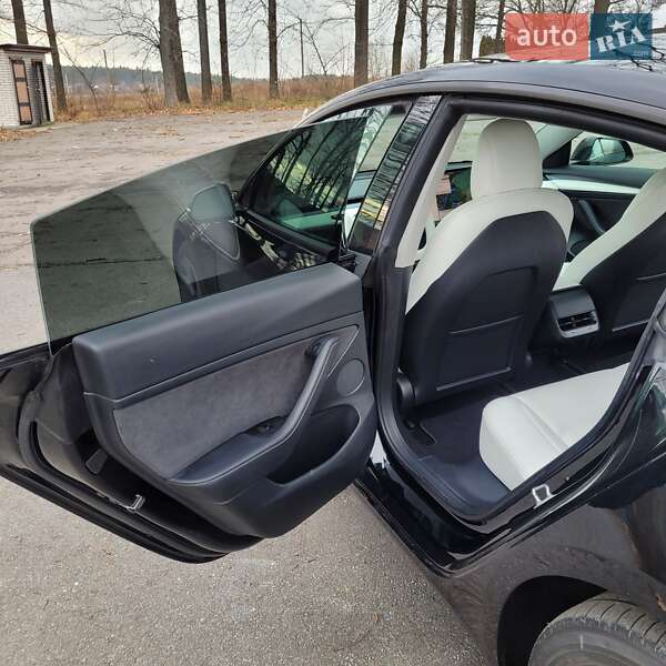 Седан Tesla Model 3 2022 в Житомире
