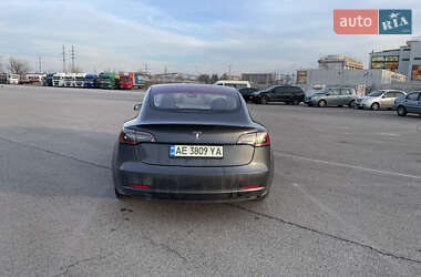 Седан Tesla Model 3 2017 в 