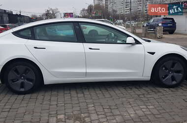 Седан Tesla Model 3 2021 в 