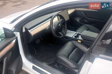 Седан Tesla Model 3 2021 в Киеве
