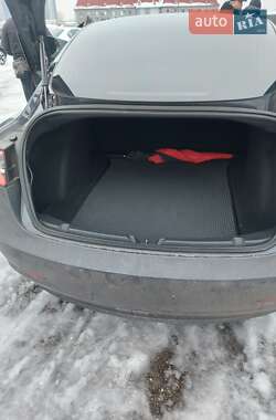Седан Tesla Model 3 2018 в 