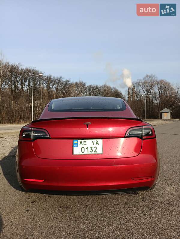 Седан Tesla Model 3 2018 в Дніпрі