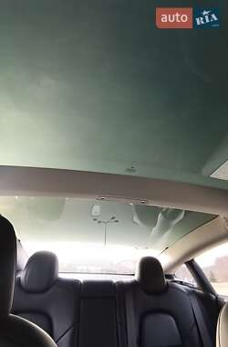Седан Tesla Model 3 2018 в Днепре