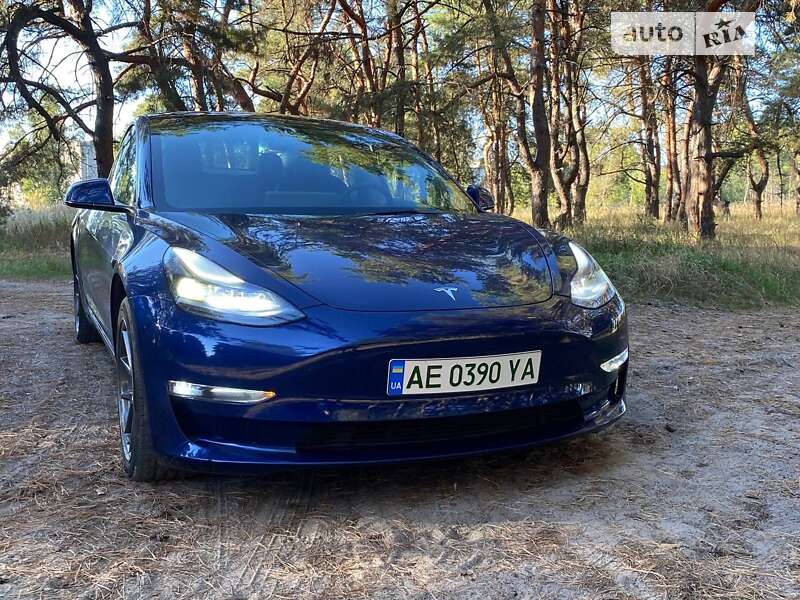 Седан Tesla Model 3 2022 в Дніпрі