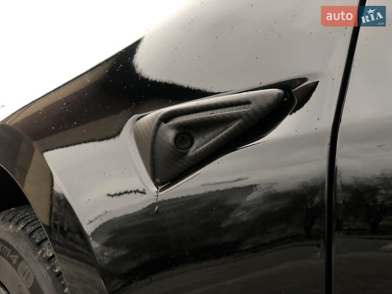 Седан Tesla Model 3 2022 в Киеве