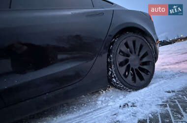 Седан Tesla Model 3 2022 в 