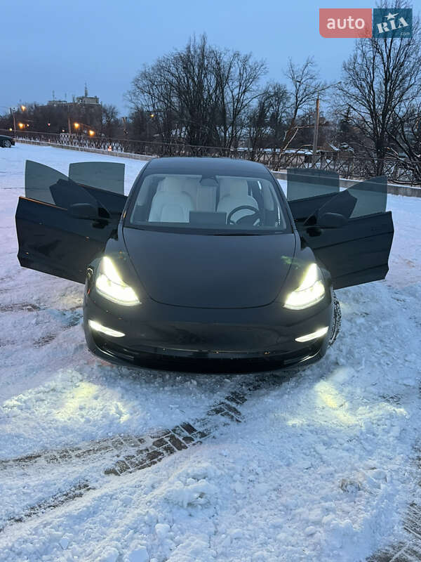 Седан Tesla Model 3 2022 в Києві фото 33 Седан Tesla Model 3 2022 в Києві