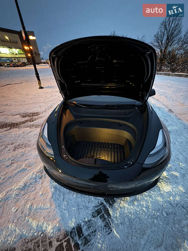 Седан Tesla Model 3 2022 в Киеве фото 20 Седан Tesla Model 3 2022 в Киеве