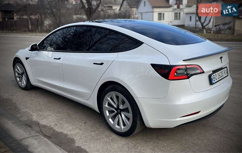 Седан Tesla Model 3 2022 в Чорткові