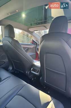 Седан Tesla Model 3 2022 в Ровно