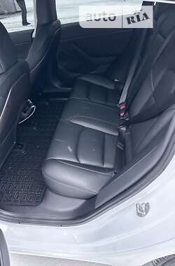 Седан Tesla Model 3 2019 в Киеве