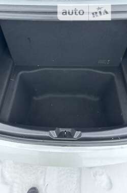 Седан Tesla Model 3 2019 в Киеве