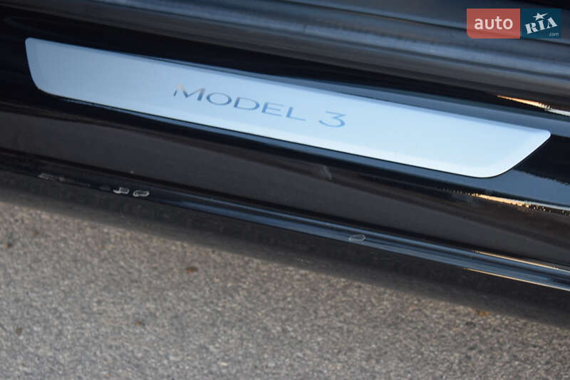 Седан Tesla Model 3 2017 в Вінниці