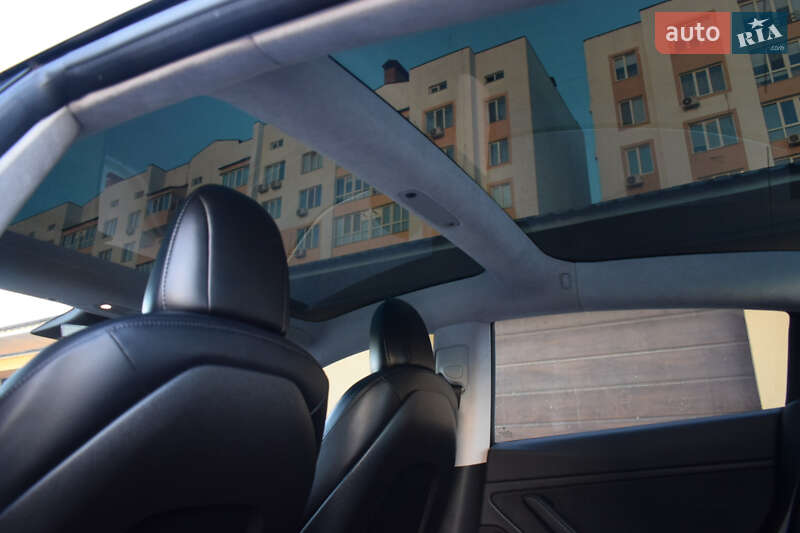 Седан Tesla Model 3 2017 в Вінниці