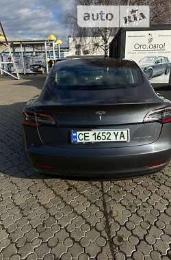 Седан Tesla Model 3 2019 в Чернівцях