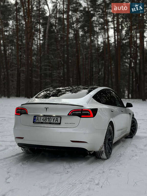 Седан Tesla Model 3 2021 в Києві