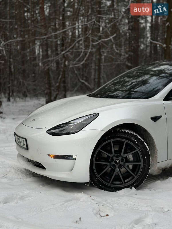 Седан Tesla Model 3 2021 в Києві