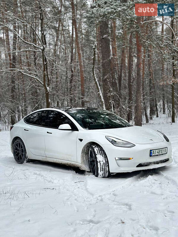 Седан Tesla Model 3 2021 в Києві