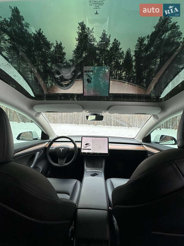Седан Tesla Model 3 2021 в Києві
