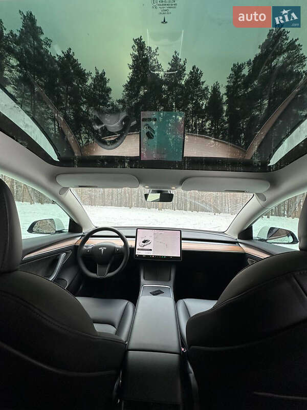 Седан Tesla Model 3 2021 в Києві