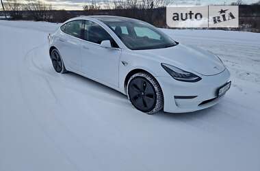 Седан Tesla Model 3 2019 в Буче