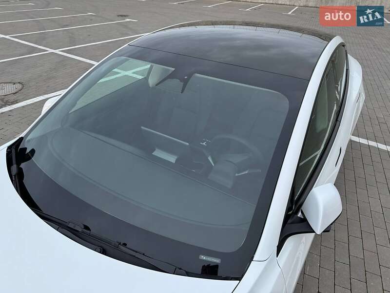 Седан Tesla Model 3 2023 в Одессе