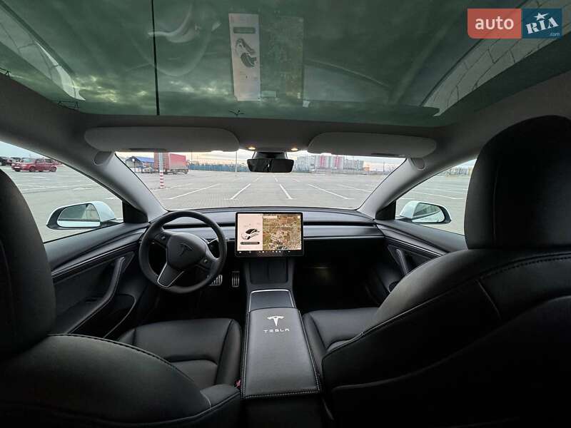Седан Tesla Model 3 2023 в Одессе