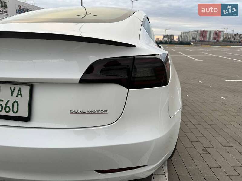 Седан Tesla Model 3 2023 в Одессе