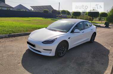 Седан Tesla Model 3 2021 в Черкассах