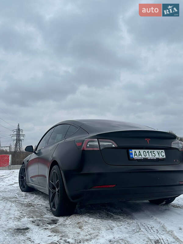 Седан Tesla Model 3 2020 в Ірпені
