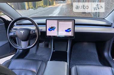 Седан Tesla Model 3 2018 в Киеве